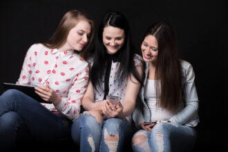 social-media-girls-forum